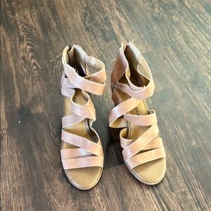 Women's Strappy Sandals in Pink
